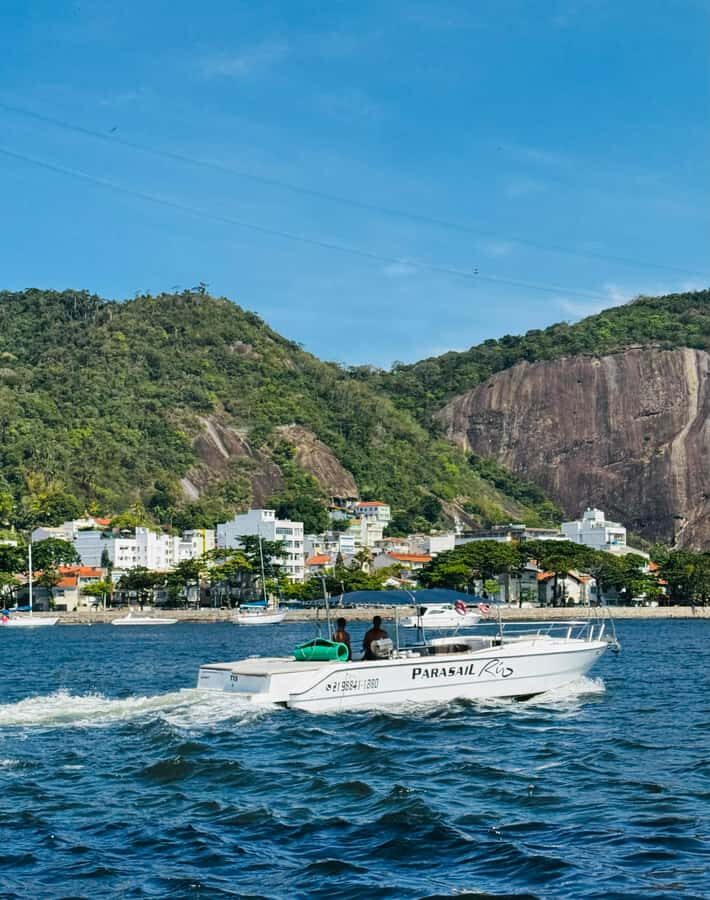 From Rio de Janeiro: Private Speedboat Tour - The Crew and the Portuguese-First Reality