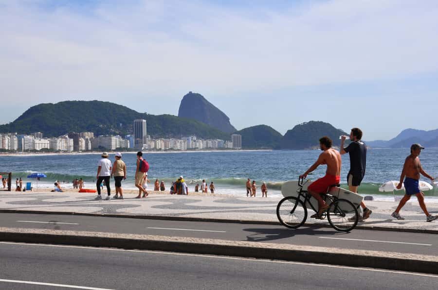 From Rio de Janeiro: Sugarloaf Mountain Tour with Cable Car - Urca Hill: the first cable car stop at 220 meters
