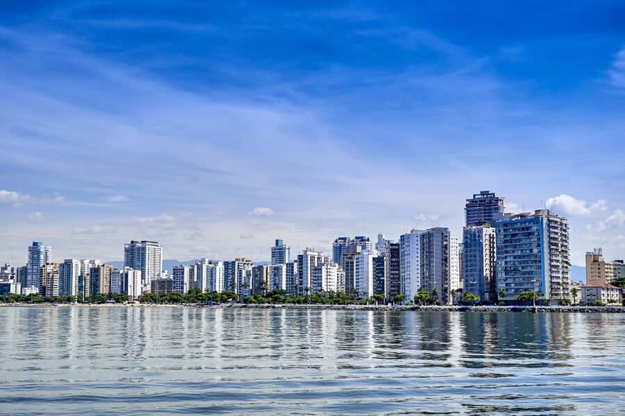From São Paulo: Santos and Guarujá Private Full-Day Tour - Guarujá beaches and the seafood lunch stop