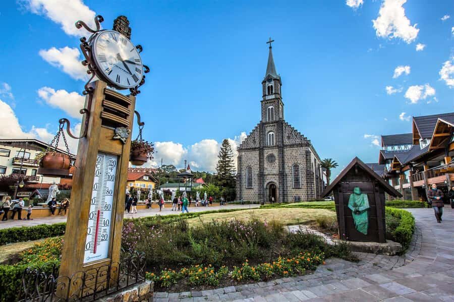 Gramado and Canela private trip with English speaking guide - How the small-group pickup makes the day easy