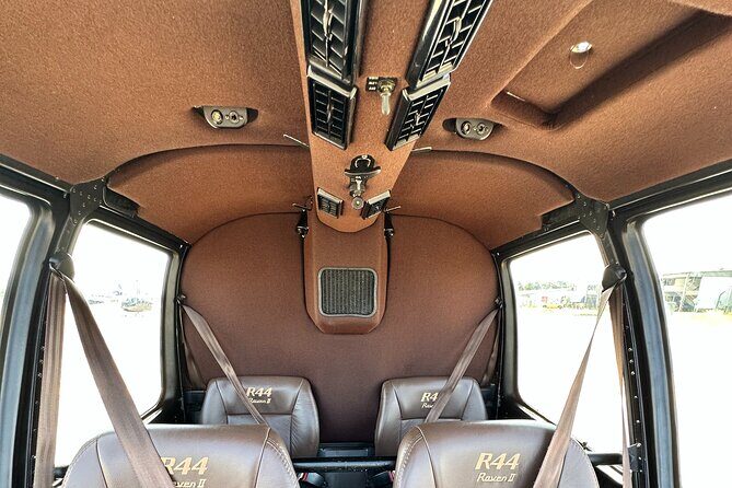 Helicopter Ride in Rio de Janeiro - 30 Minutes by Comandante Nobre - Hangar 17 in Barra: Getting There Without Stress