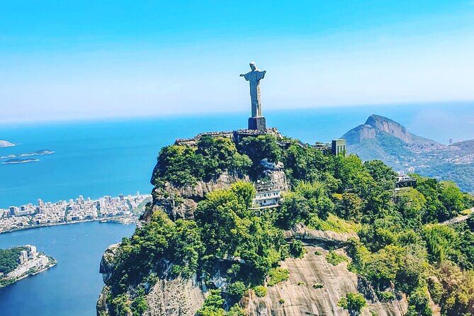 Helicopter tour in Rio de Janeiro - 25 Minutes - Lagoa Rodrigo de Freitas plus the fort-and-garden pass