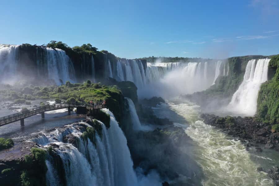 Iguassu Waterfalls: 1 Day Tour Brazil and Argentina's sides - Lunch at Porto Canoas: fuel for the second half