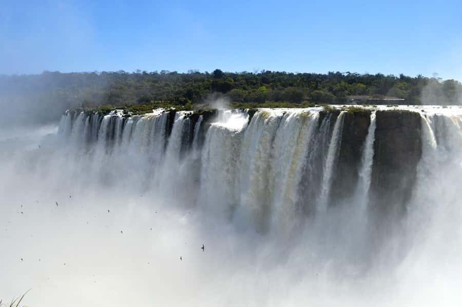 Iguazu Falls: 2-Day Argentinian and Brazilian Iguazu Falls - Two countries, one waterfall system: what the 2-day flow really delivers