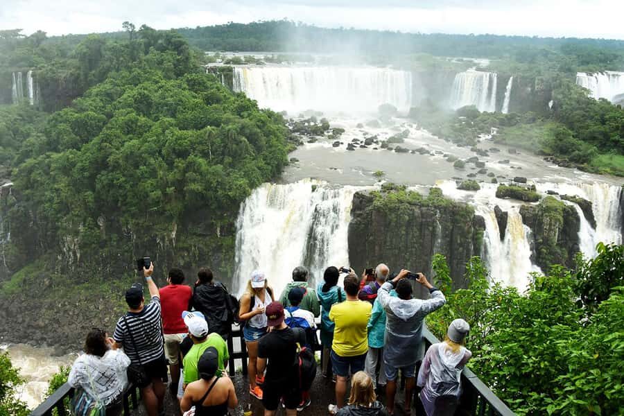Iguazu Falls: 2-Day Argentinian and Brazilian Iguazu Falls - Guide quality and language: how to set expectations before you go