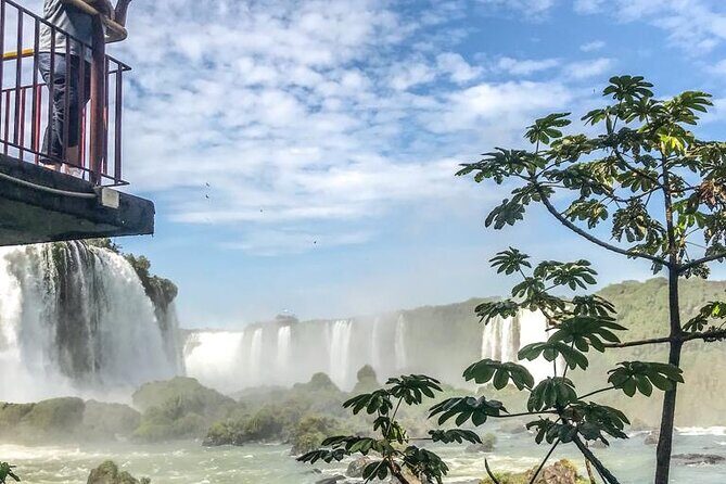 Iguazu Falls : Private day tour both Brazil & Argentina - Morning in Argentina: train rides, Upper Circuit, and Devil’s Throat