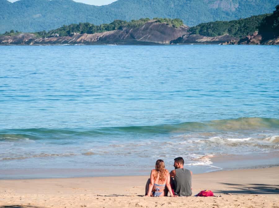 Ilha Grande: 360° Circumnavigation Speed Boat Tour - 8h - Food, drinks, and what’s included in the price