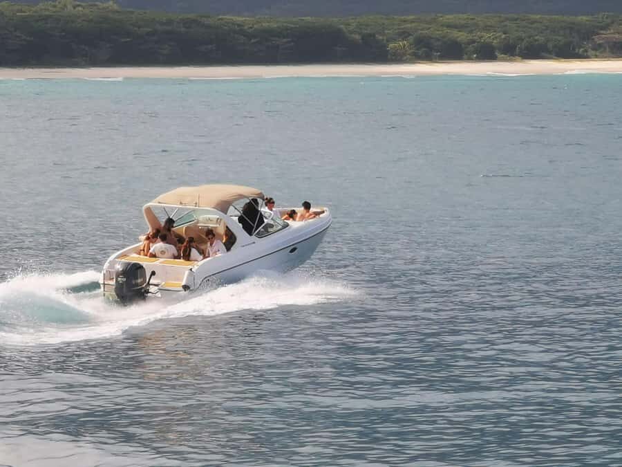 Ilha Grande: 360° Circumnavigation Speed Boat Tour - 8h - What to pack for a speedboat day on Ilha Grande