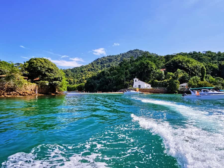 Ilha Grande: 7h Speedboat Tour of Paradise Islands - Who should book this, and who should skip it