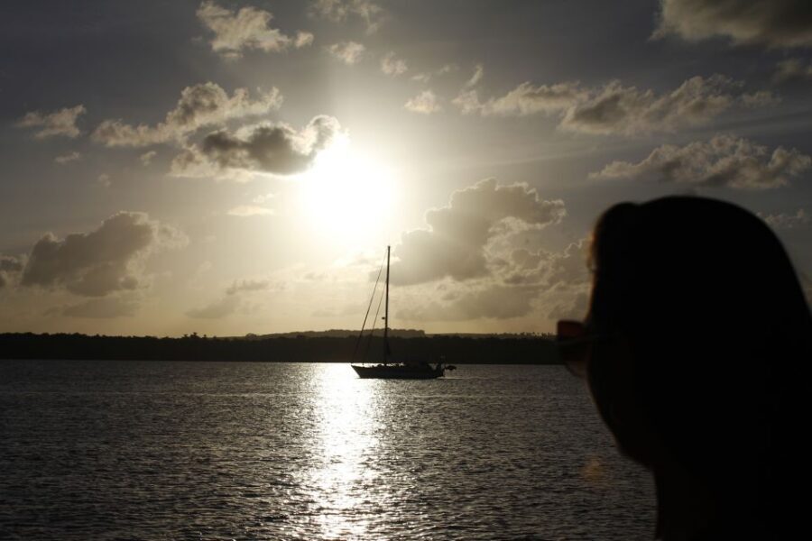 Jacare Beach Sunset Tour - Ravel’s Bolero and sunset mood: music as a timing tool