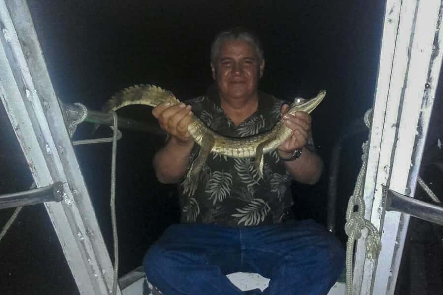 Manaus: Piranha Fishing and Alligator Watch Evening Tour - What to bring for night river wildlife watching