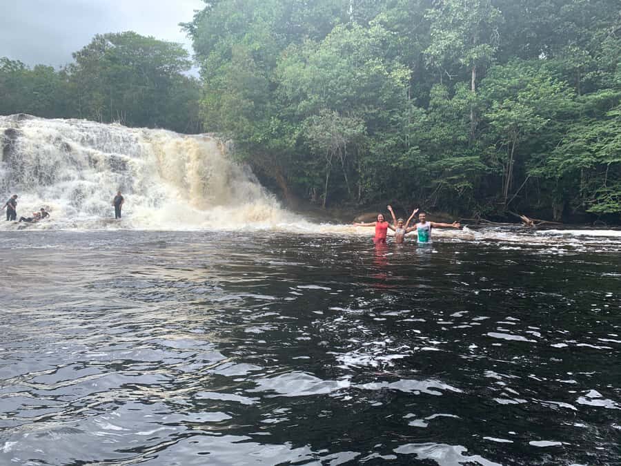 Manaus: Presidente Figueiredo Caves and Waterfalls Tour - Guides, language options, and the benefit of a small group