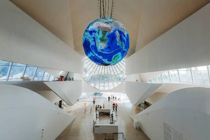 Museum of Tomorrow Guided Tour, Admission & Transfer - Short stops that actually add context: Mauá Square