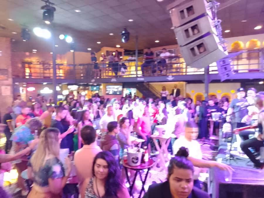 Night life tour in sao Paulo - Club Time: Live Music and Show Fees Covered