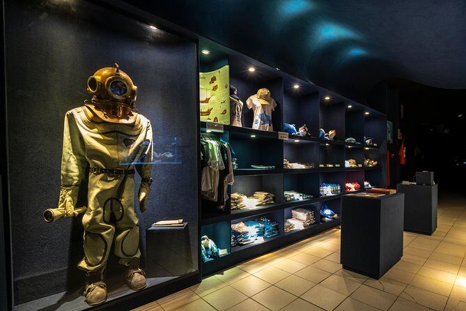 Official Ticket: Oceanographic Museum Univali - Piçarras - SC - Where You Might Feel Friction: Lighting and Label Detail