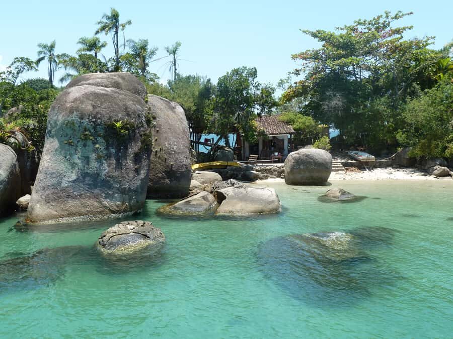 Paraty: Schooner Boat Tour with Beaches and Snorkeling - Snorkeling in Paraty’s Bay: Coral, Fish, and Underwater Forests