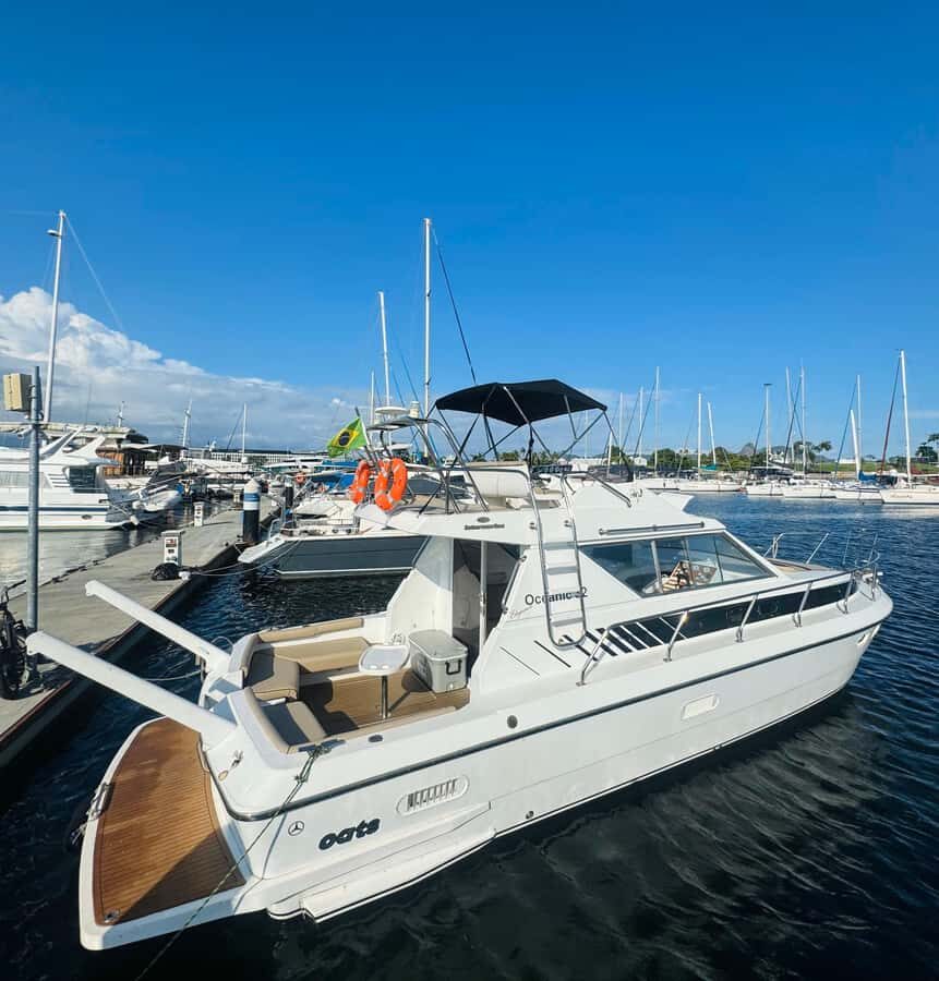 Private speedboat tour in Rio de Janeiro - Cruise time: beaches, Urca area sights, Ilha da Laje, and the big monuments from sea level