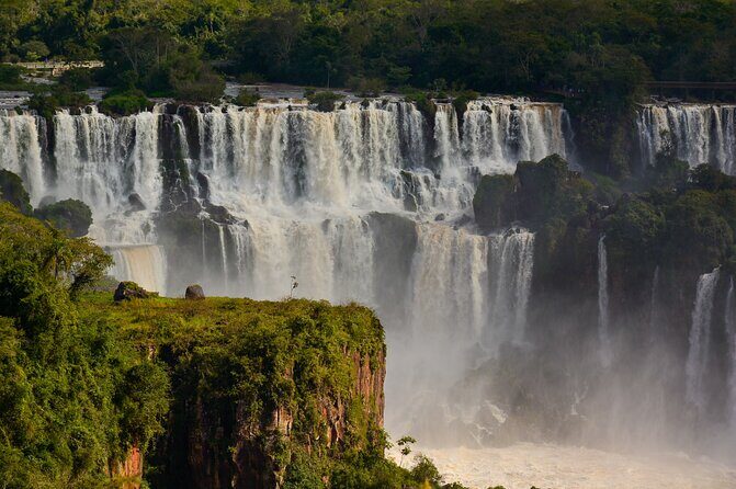Private transport with guide to the Falls on the Argentinean side. - Private Transport and the Border-Crossing Advantage