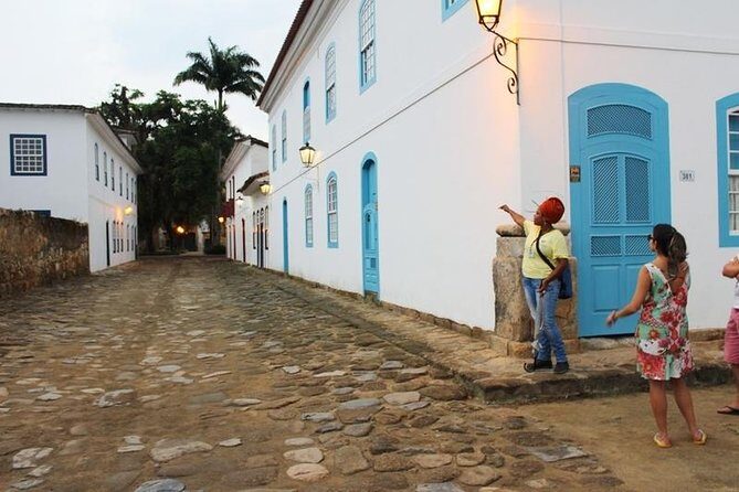 Private walk tour of Paraty's historical center - BY PARATY TOURS - Entering Paraty’s historic center without the crowd chaos