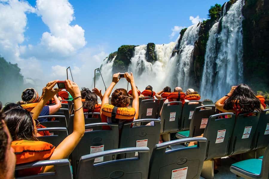 Puerto Iguazú: Tour to Brazilian Iguazú Falls with Bird Park - Small-group expectations and what to confirm before pickup