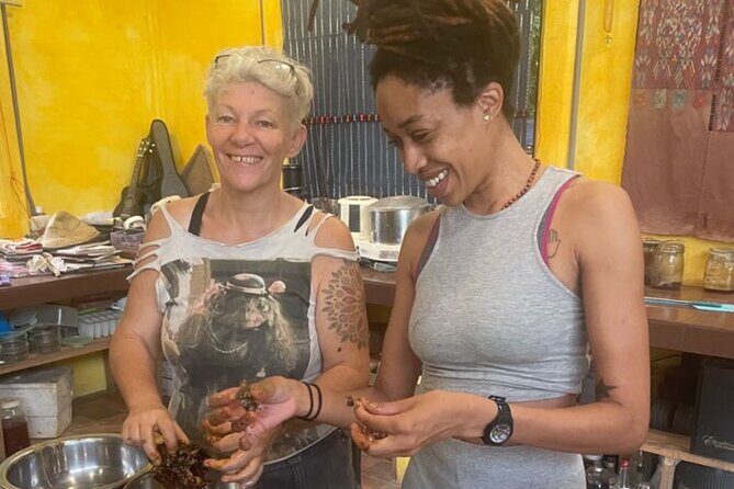 Puerto Viejo hands on chocolate making class. From bean to bar, get chocolatey! - Key takeaways at a glance