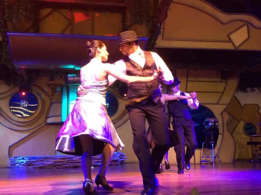 Rafain Palace: Barbecue Dinner Show - Who should book Rafain Palace dinner show?