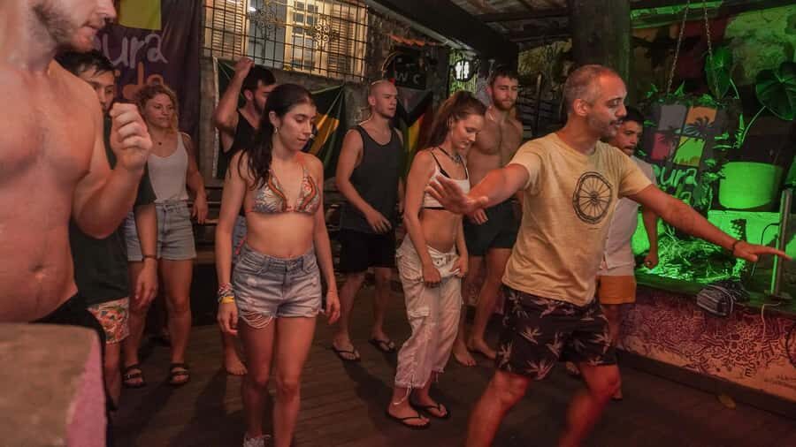 Rio: Caipirinha Workshop and Samba Class - Finding Pura Vida Hostel: Copacabana Directions That Actually Help