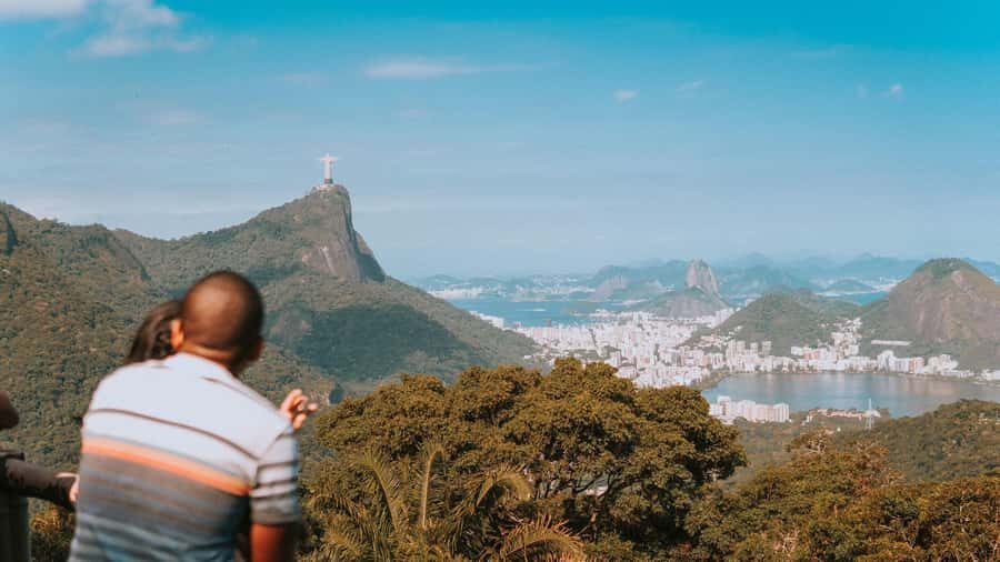 Rio de Janeiro: 4-Hour Botanical Garden & Tijuca Forest Tour - São Conrado beach: paragliders, hang gliders, and a fast scenic pass