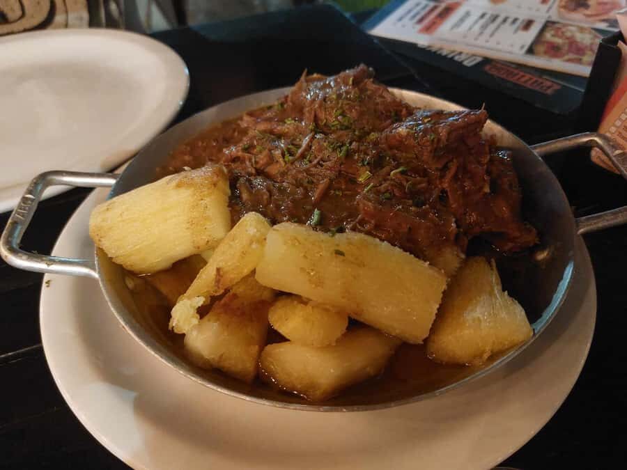Rio de Janeiro: Barra da Tijuca Walk & Food Tour with Drinks - Olegário Maciel Avenue: where the food choices get real