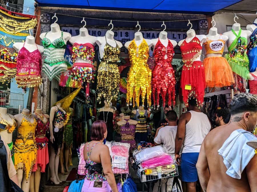 Rio de Janeiro: Be a true Rio's local for a day - Tour - Carnival at the Sambadrome: seeing the parade machine up close