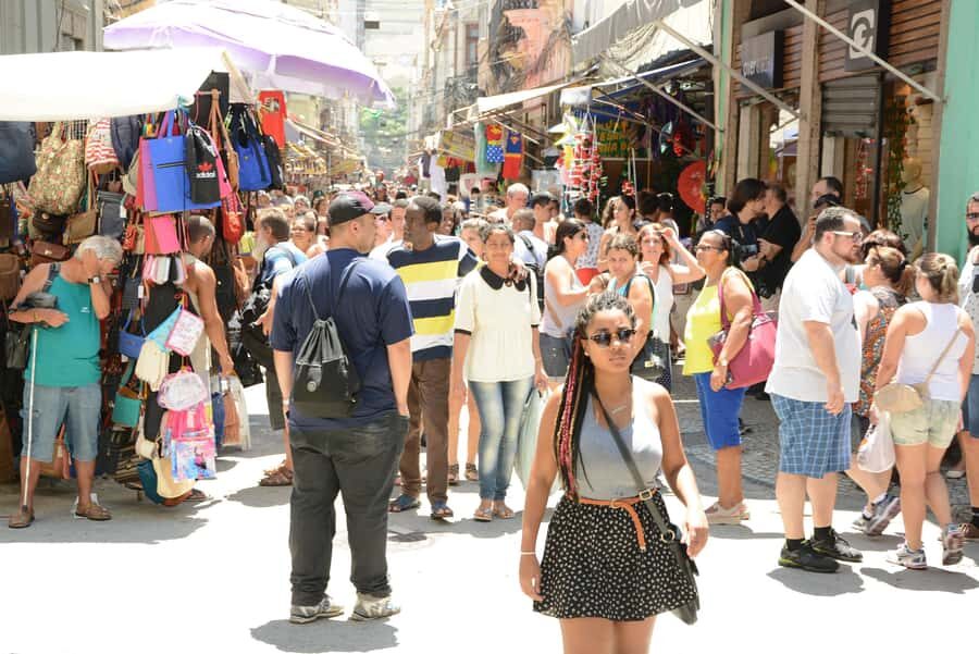 Rio de Janeiro: Be a true Rio's local for a day - Tour - Sahara District Market shopping: souvenirs you actually want