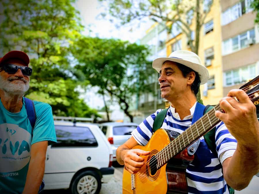 Rio de Janeiro: Bossa Nova Walking Tour with Guide - Praça Nossa Senhora da Paz: The Starting Line and the First Mini-Class