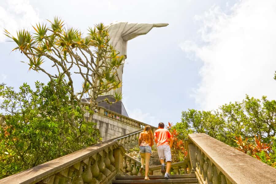 Rio de Janeiro: Christ, Selaron Steps, and Tijuca Park Tour - Christ the Redeemer early: the difference is waiting time