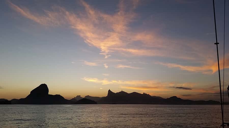 Rio de Janeiro: Guanabara Bay Sunset Sailing Tour & Drinks - Passing Sugarloaf Mountain: why the water view hits different