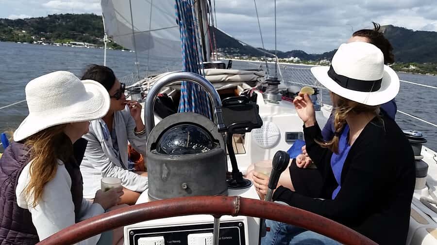 Rio de Janeiro: Guanabara Bay Sunset Sailing Tour & Drinks - Christ the Redeemer from the bay: the skyline “yes” moment