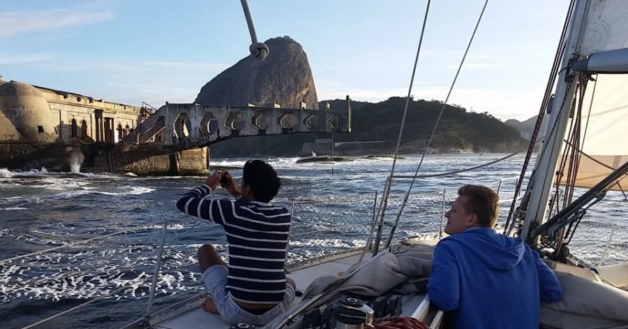 Rio de Janeiro: Guanabara Bay Sunset Sailing Tour & Drinks - The swim stop in Guanabara Bay: when you can get in the water