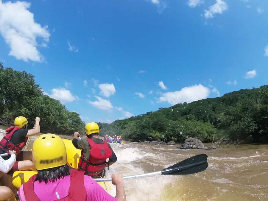 Rio de Janeiro: Guided River Rafting Tour - Lunch included: how it helps your budget and your energy