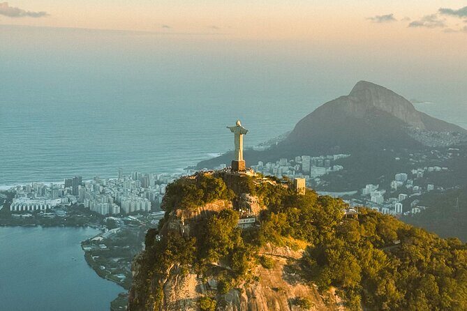 Rio de Janeiro Helicopter Tour without Doors - South Zone Classics: São Conrado, Morro Dois Irmãos, Leblon, Ipanema, Arpoador