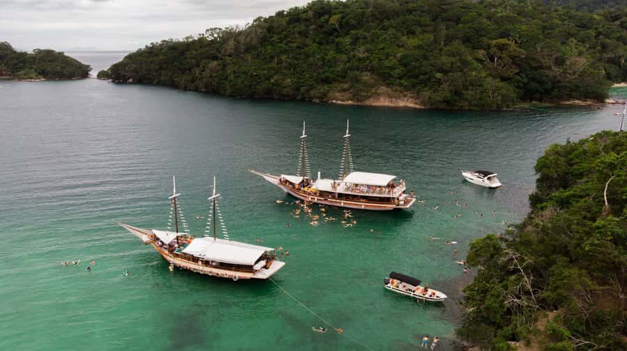 Rio de Janeiro: Ilha Grande with Boat Tour & Optional Lunch - Japariz Beach lunch: simple community meal, then more sea time