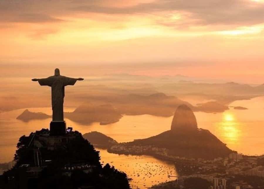 Rio de Janeiro: Jeep Tour Christ the Redeemer + Sugar Loaf - Getting the Christ views: what to plan for at the main viewpoint
