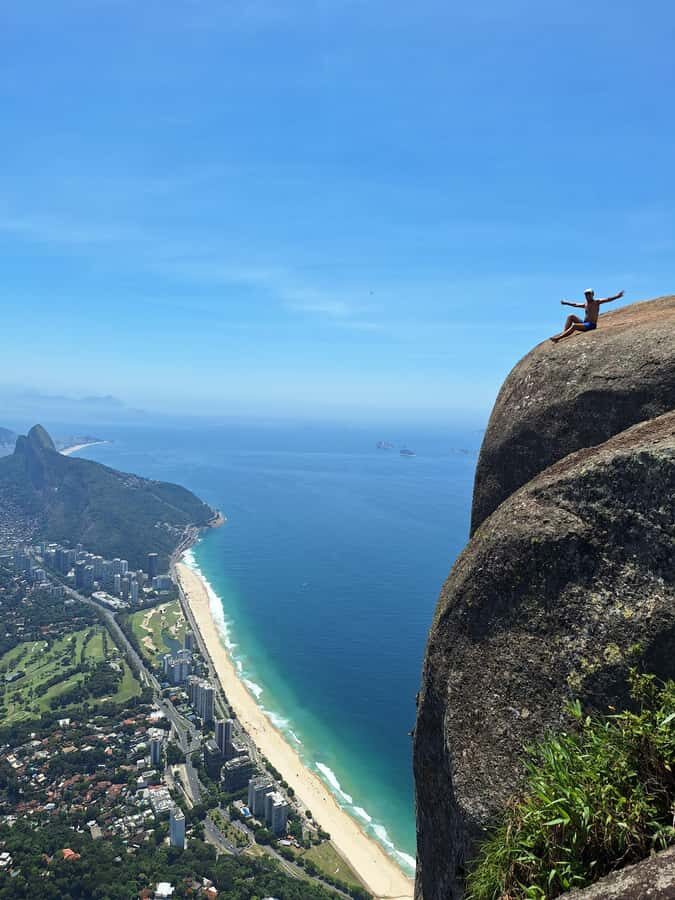 Rio de Janeiro: Pedra da Gávea - guided hike with best views - Carrasqueira climb: the technical section where the rope-and-harness matters