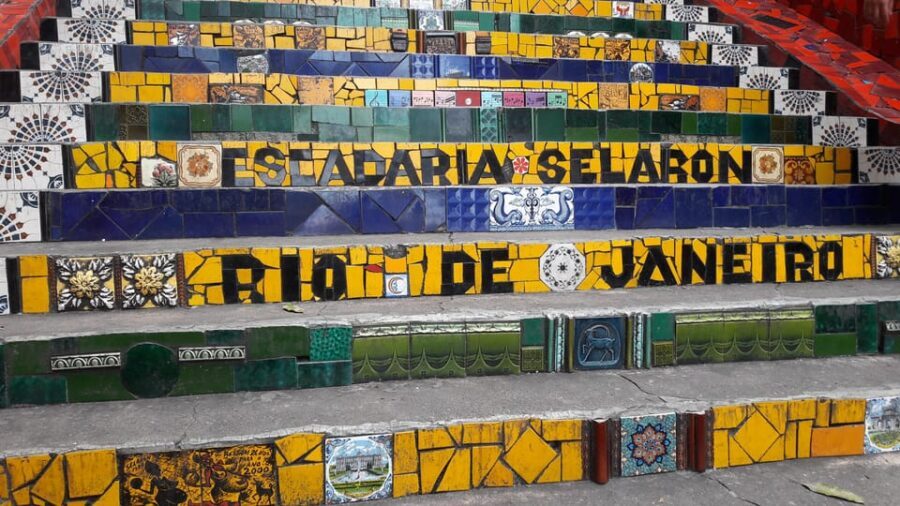 Rio de Janeiro: Private Day Tour with lunch - Maracanã exterior and the Sambadrome: where Rio’s spectacle lives