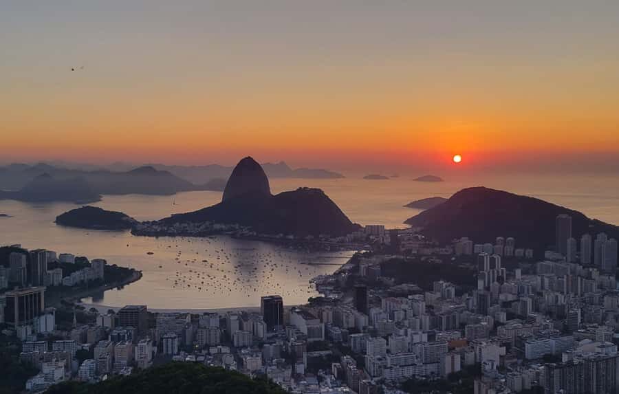 Rio de Janeiro: Private Sunrise Tour at Mirante Dona Marta - The sunrise hour: what you’ll see as dawn breaks