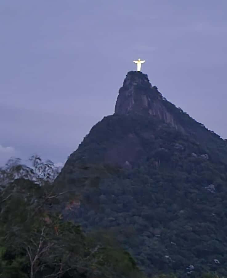 Rio de Janeiro: Private Sunrise Tour at Mirante Dona Marta - Why a private guide changes the whole experience