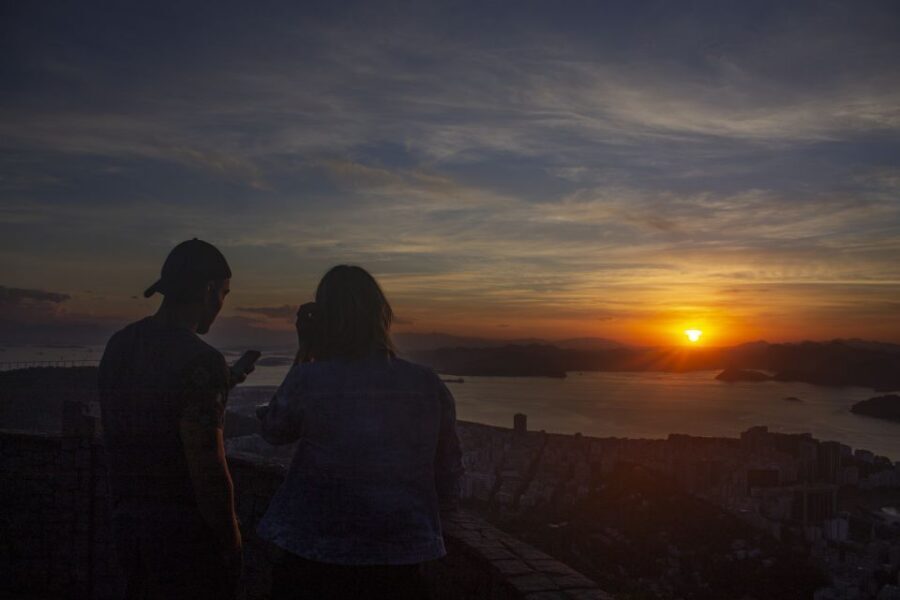 Rio de Janeiro: Private Sunrise Tour at Mirante Dona Marta - Where this tour shines most (and who may want a different plan)