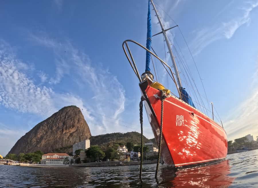 Rio de Janeiro: Sailing Sunset Tour with Snacks and Drinks - Where your Rio sunset starts: Flutuante Rio and Urca pier