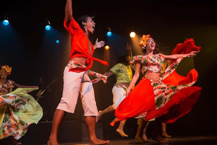Rio de Janeiro: Samba Show Admission & Transfer - How the night flows: hotel pickup to a 2-hour samba dance show