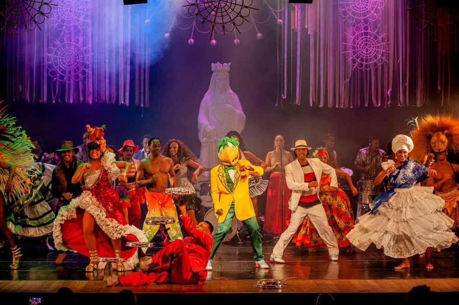 Rio de Janeiro: Samba Show Admission & Transfer - Seating and sound in a small venue