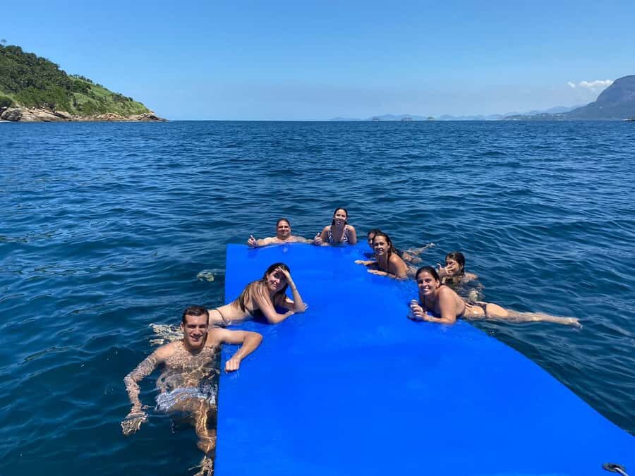 Rio de Janeiro: SpeedBoat Tour - Beach Tour with Beer - Santos Dumont Airport and the return to Urca: final views at the water’s edge