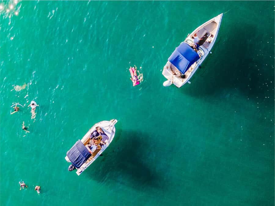 Rio de Janeiro: SpeedBoat Tour - Beach Tour with Beer - The Urca Pier start and Fortaleza de São João (where the bay opens up)
